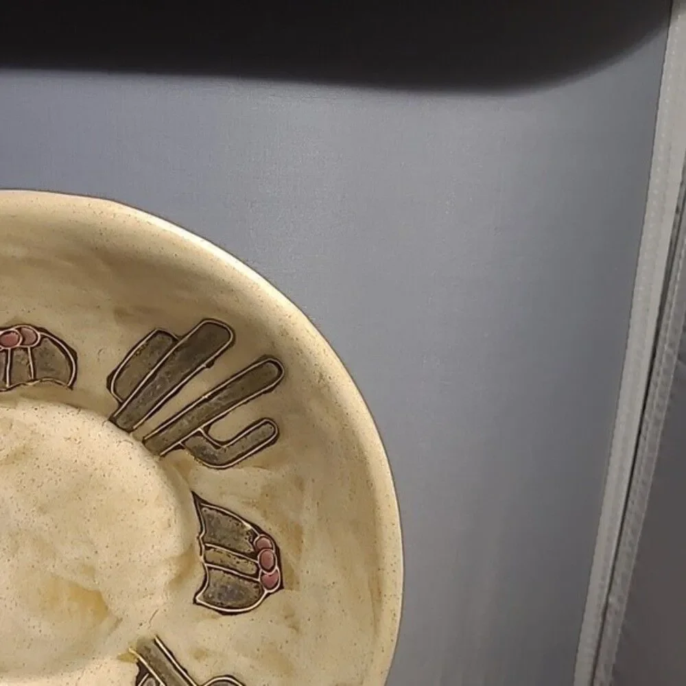 HANDCRAFTED BOWL DESIGNED BY MARA CACTUS DESIGN